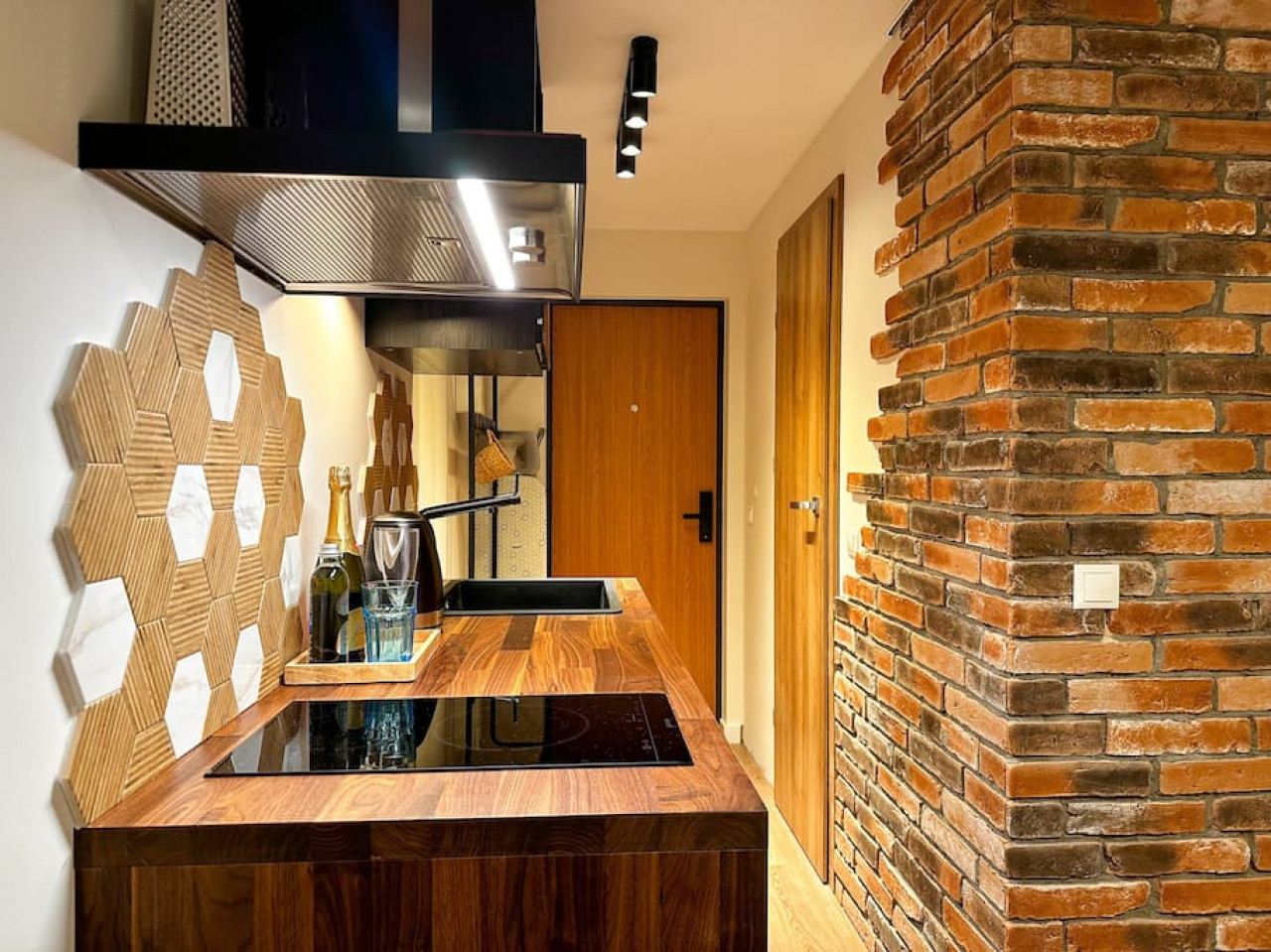 Modern Center studio | Free parking VI